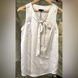 The Limited - off white sleeveless blouse size M